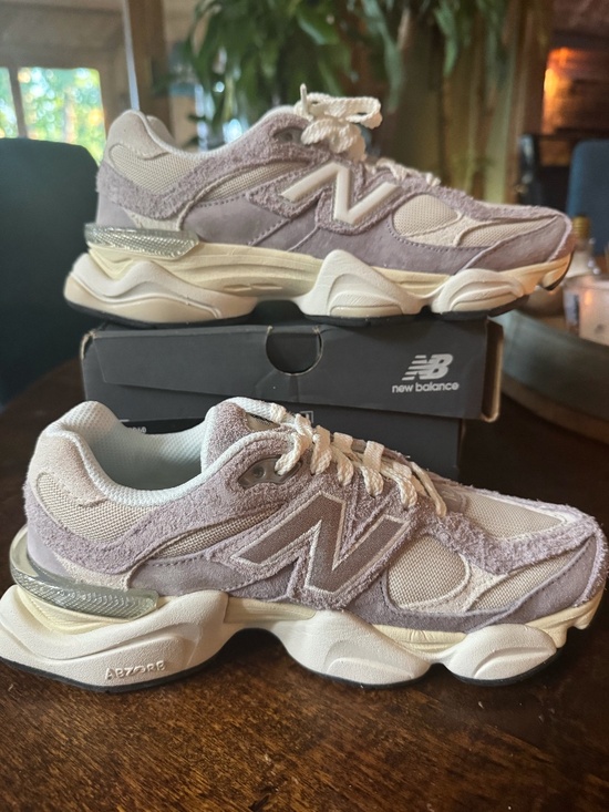 New Balance Shoes - NWB New Balance Woman's 9060 - 7.5